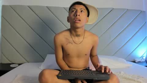 Snapshot of little_kris1 chatting on 28, 10, 2025 little_kris1 online show from 28, 10, 2025