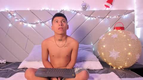 Snapshot of little_kris1 chatting on 21, 11, 2025 little_kris1 online show from 21, 11, 2025