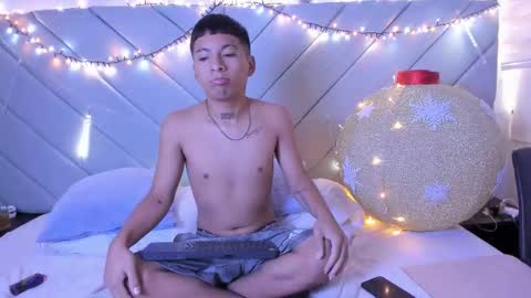 Snapshot of little_kris1 chatting on 24, 11, 2025 little_kris1 online show from 24, 11, 2025