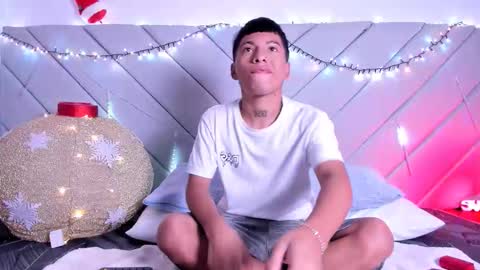 Snapshot of little_kris1 chatting on 5, 12, 2025 little_kris1 online show from 5, 12, 2025