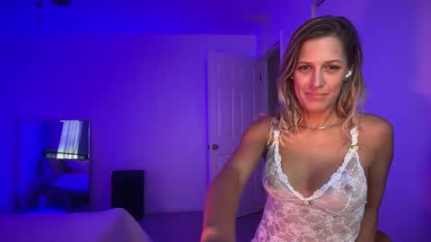 Snapshot of little_lies chatting on 23, 5, 2026 little lies online show from 23, 5, 2026