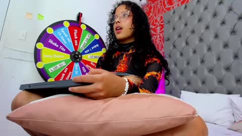 little_lilith_apple online show from 4, 2, 2025