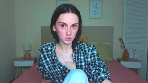Snapshot of little_mollee chatting on 10, 10, 2025 little_mollee online show from 10, 10, 2025