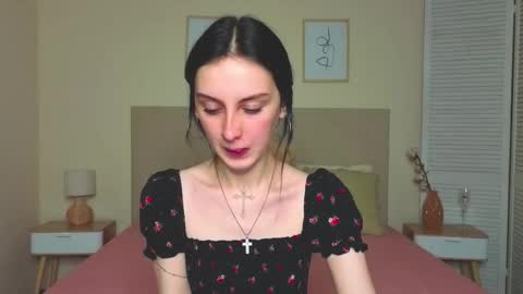 Snapshot of little_mollee chatting on 15, 10, 2025 little_mollee online show from 15, 10, 2025