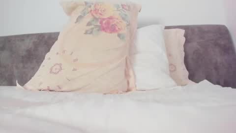 Snapshot of little_red_diamond chatting on 16, 2, 2025 hey im anna online show from 16, 2, 2025