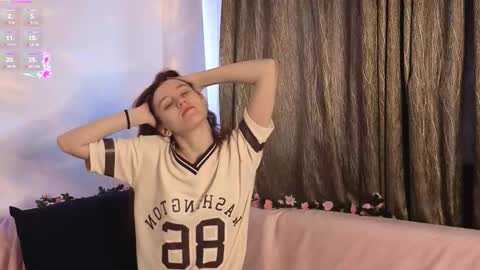 Snapshot of little_red_rosy chatting on 16, 11, 2025 Rosy online show from 16, 11, 2025