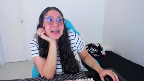 Snapshot of little_sparkles_0f_l0v3 chatting on 22, 11, 2025 Laire online show from 22, 11, 2025