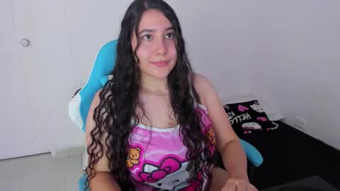 Snapshot of little_sparkles_0f_l0v3 chatting on 1, 12, 2025 Laire online show from 1, 12, 2025