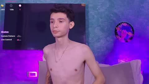 Snapshot of little_twiink chatting on 22, 11, 2025 Juan Ferrer online show from 22, 11, 2025