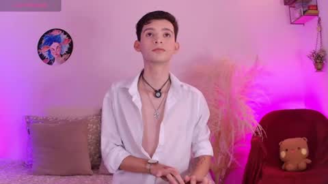 Snapshot of little_twiink chatting on 12, 7, 2026 Juan Ferrer online show from 12, 7, 2026