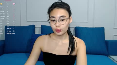 Snapshot of little_v1rgin_angel chatting on 7, 10, 2025 Kwan online show from 7, 10, 2025