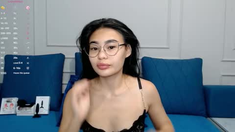 Snapshot of little_v1rgin_angel chatting on 12, 11, 2025 Kwan online show from 12, 11, 2025