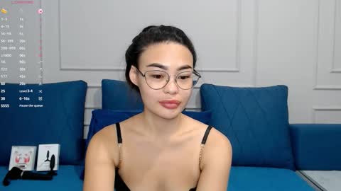 Snapshot of little_v1rgin_angel chatting on 13, 11, 2025 Kwan online show from 13, 11, 2025