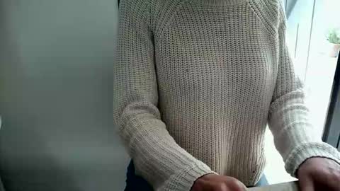 LittleAura online show from 22, 4, 2026