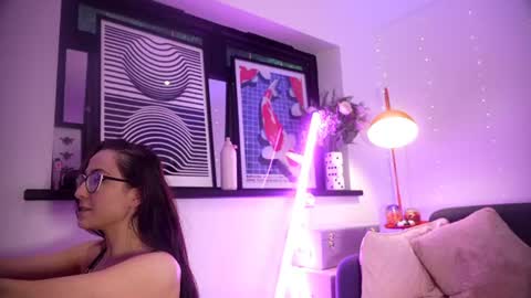 Snapshot of littlee33 chatting on 28, 6, 2026 Emily Hill online show from 28, 6, 2026