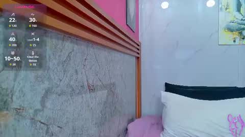 Snapshot of littlee_emilyy_ chatting on 20, 7, 2026 Emily online show from 20, 7, 2026