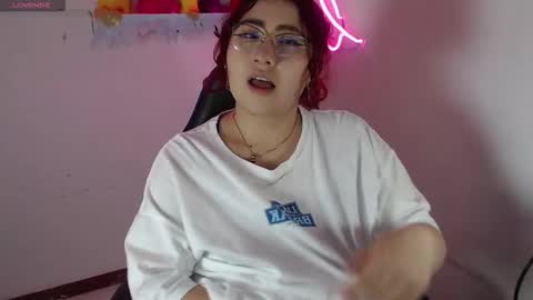 Snapshot of littlee_red chatting on 15, 12, 2025 Angel online show from 15, 12, 2025