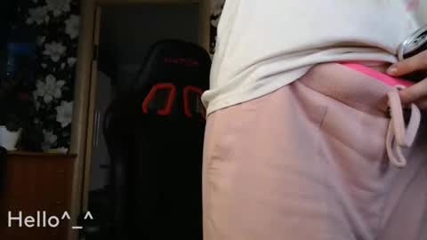 Snapshot of littlehappines chatting on 2, 2, 2025 littlehappines online show from 2, 2, 2025