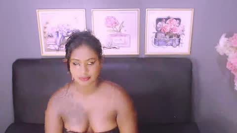 littleindianmilf online show from 28, 1, 2025