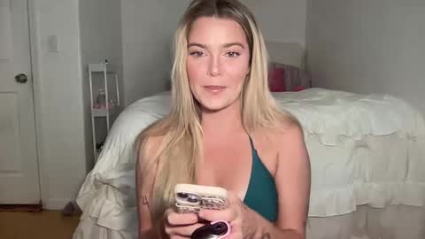 Snapshot of littlemaryjane19 chatting on 18, 9, 2025 Marciabrady online show from 18, 9, 2025