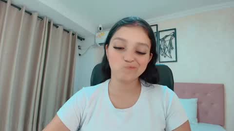 Sarahs Room online show from 11, 7, 2026