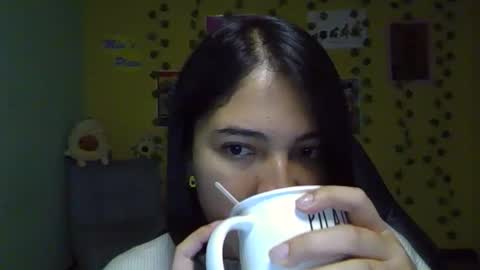 Mia  Wednesday to Sunday 730 am to 1030 am Colombian Hour D online show from 2, 11, 2025