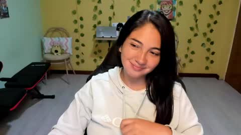 Snapshot of littleprety6969 chatting on 23, 7, 2026 Mia Wednesday to Sunday 730 am to 1030 am Colombian Hour D online show from 23, 7, 2026
