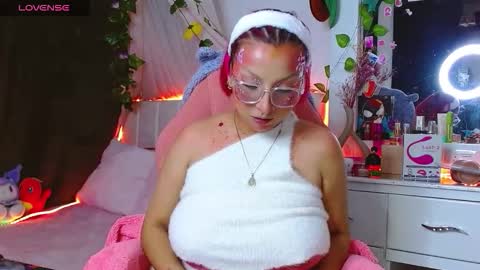 Snapshot of littlerouse_ chatting on 1, 11, 2025 Ruby Rouse online show from 1, 11, 2025