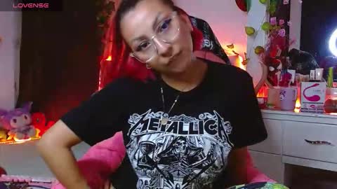 Snapshot of littlerouse_ chatting on 27, 11, 2025 Ruby Rouse online show from 27, 11, 2025