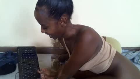Snapshot of littlesandie chatting on 28, 2, 2025 littlesandie online show from 28, 2, 2025