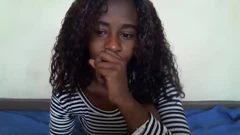 Snapshot of littlesandie chatting on 24, 10, 2025 littlesandie online show from 24, 10, 2025