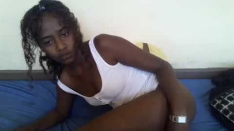 Snapshot of littlesandie chatting on 7, 11, 2025 littlesandie online show from 7, 11, 2025