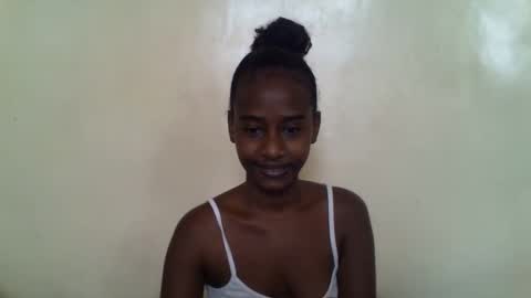 Snapshot of littlesandie chatting on 11, 11, 2025 littlesandie online show from 11, 11, 2025