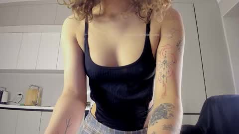 Snapshot of littlesora chatting on 15, 10, 2025 Ayumi or Yumi online show from 15, 10, 2025