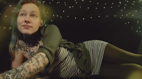 Snapshot of littlespacemouse chatting on 15, 12, 2025 Niki free tg channel with some photos gifs and info about streams online show from 15, 12, 2025