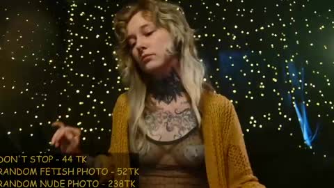 Niki  free tg channel with some photos gifs and info about streams  online show from 19, 5, 2026