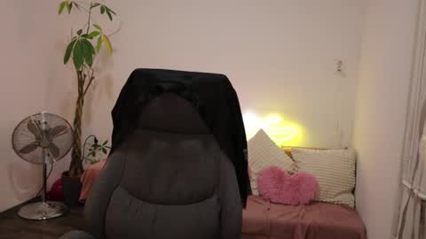 Snapshot of littlestellaspark chatting on 23, 11, 2025 littlestellaspark online show from 23, 11, 2025