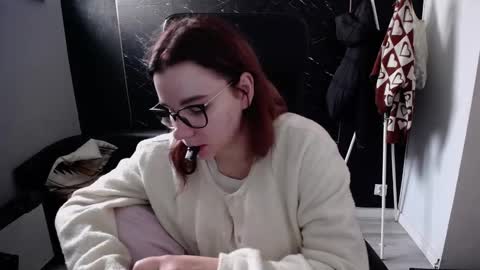 Snapshot of littleviki_ chatting on 18, 10, 2025 Viki online show from 18, 10, 2025