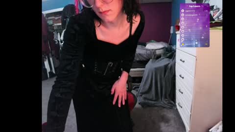 Snapshot of livolioyo chatting on 5, 2, 2025 Livolio online show from 5, 2, 2025