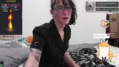 Snapshot of livolioyo chatting on 27, 11, 2025 Livolio online show from 27, 11, 2025