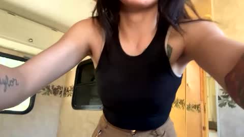 Snapshot of livpiper chatting on 3, 10, 2025 livpiper online show from 3, 10, 2025