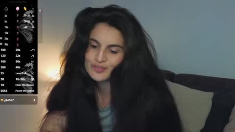 Snapshot of liz_devine chatting on 17, 12, 2024 liz online show from 17, 12, 2024