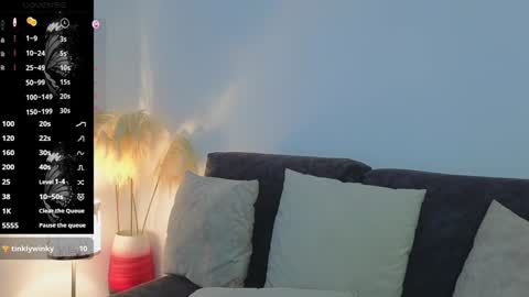 Snapshot of liz_devine chatting on 27, 12, 2024 liz online show from 27, 12, 2024