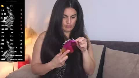 Snapshot of liz_devine chatting on 4, 2, 2025 liz online show from 4, 2, 2025