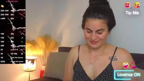 Snapshot of liz_devine chatting on 3, 3, 2025 liz online show from 3, 3, 2025