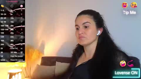 Snapshot of liz_devine chatting on 4, 3, 2025 liz online show from 4, 3, 2025