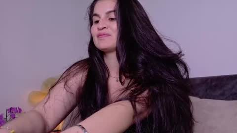 Snapshot of liz_devine chatting on 10, 9, 2025 liz online show from 10, 9, 2025