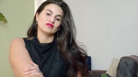 Snapshot of liz_devine chatting on 13, 12, 2025 liz online show from 13, 12, 2025