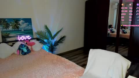 Snapshot of lizabelle_ chatting on 7, 6, 2026 Liza online show from 7, 6, 2026