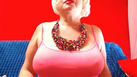 Snapshot of lizabrazzer chatting on 5, 7, 2026 LizaBrazzer online show from 5, 7, 2026
